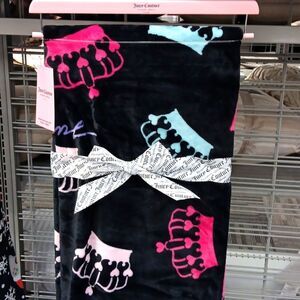 NEW Juicy Couture Crown Print Plush Throw Blanket